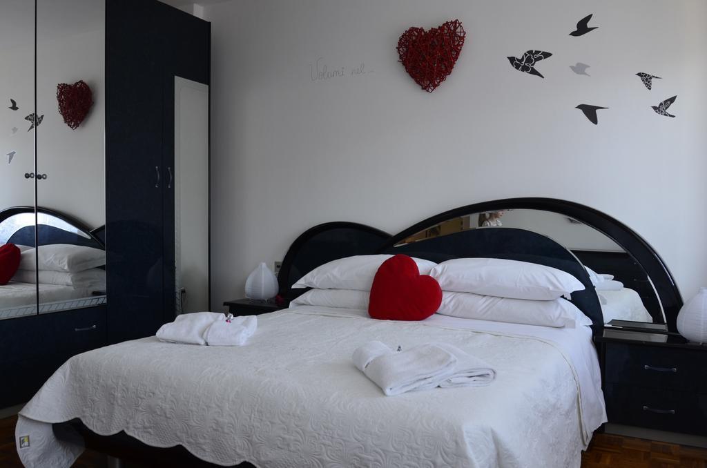 Residence Mezzosole Riva del Garda Rom bilde