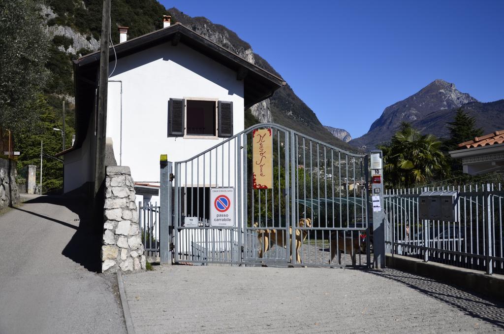 Residence Mezzosole Riva del Garda Rom bilde