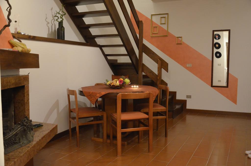 Residence Mezzosole Riva del Garda Rom bilde