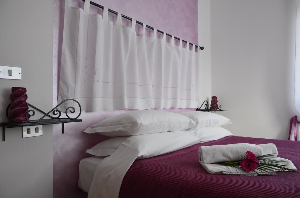 Residence Mezzosole Riva del Garda Rom bilde