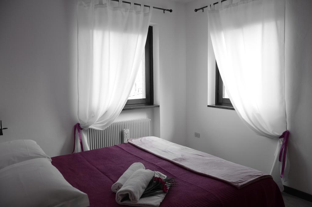 Residence Mezzosole Riva del Garda Rom bilde
