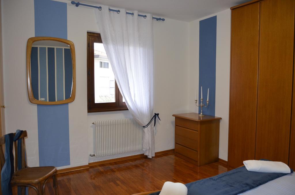 Residence Mezzosole Riva del Garda Rom bilde
